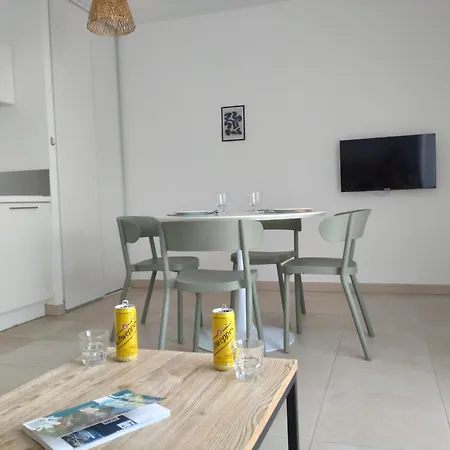 Апартаменты T3 Corse Vue Mer. Pieds Dans L'eau N164