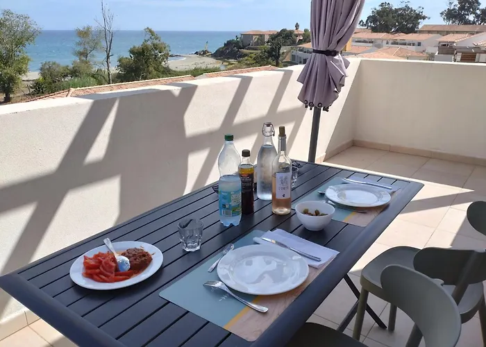 T3 Corse Vue Mer. Pieds Dans L'eau N164 *